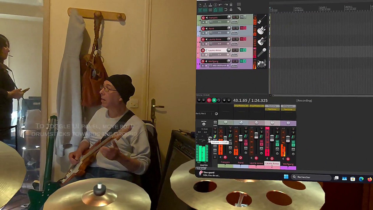 Quest3S multitasking.jpg
