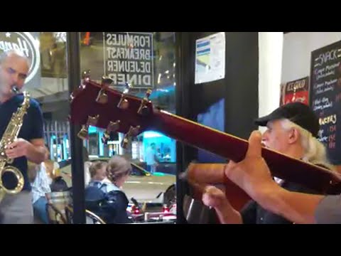 Live gig with Aerodrums in a pub in Paris